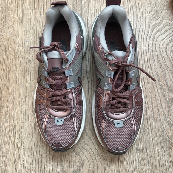 Nike V2K Run Women’s Shoes Size 9 - Picture 4 of 8
